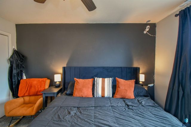 6049 W Jordan Ct Court, Sioux Falls, SD 57106