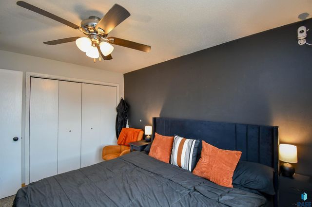 6049 W Jordan Ct Court, Sioux Falls, SD 57106