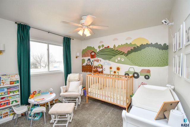 6049 W Jordan Ct Court, Sioux Falls, SD 57106