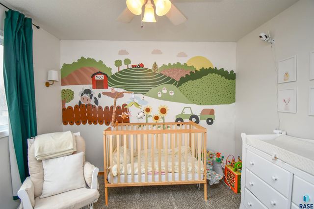 6049 W Jordan Ct Court, Sioux Falls, SD 57106