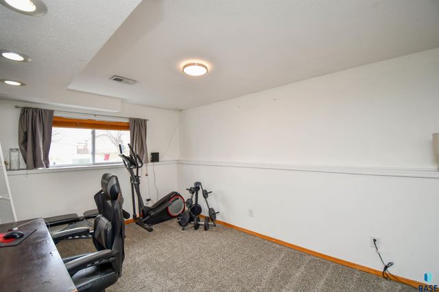 6049 W Jordan Ct Court, Sioux Falls, SD 57106