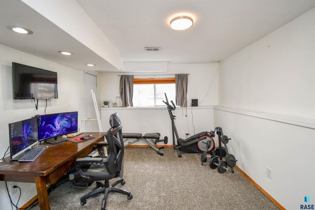 6049 W Jordan Ct Court, Sioux Falls, SD 57106