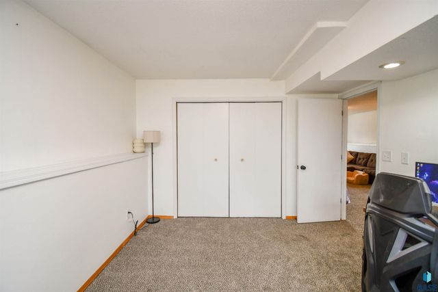 6049 W Jordan Ct Court, Sioux Falls, SD 57106