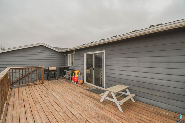 6049 W Jordan Ct Court, Sioux Falls, SD 57106