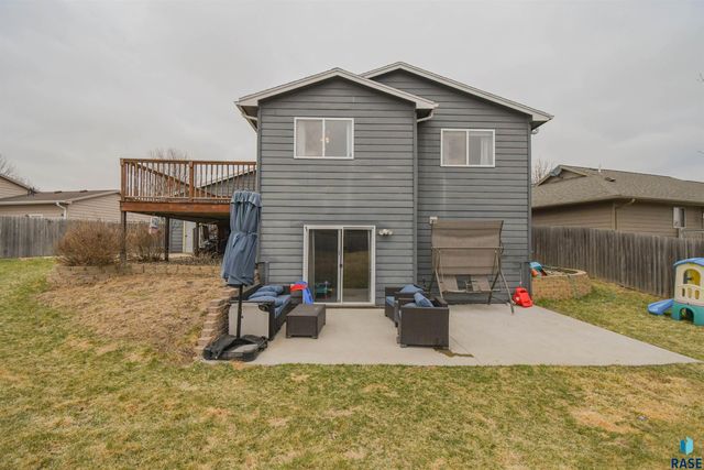 6049 W Jordan Ct Court, Sioux Falls, SD 57106