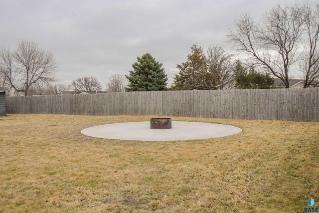 6049 W Jordan Ct Court, Sioux Falls, SD 57106