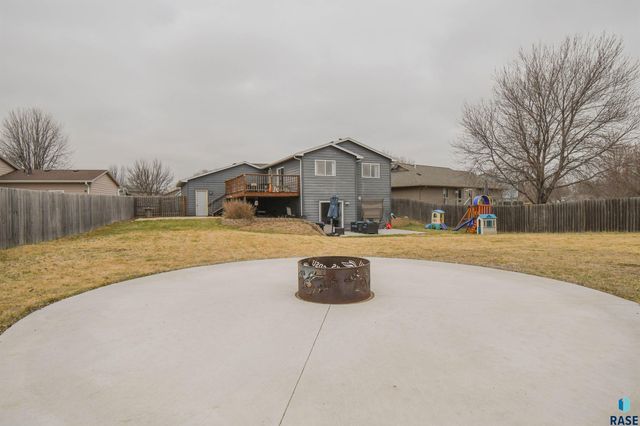 6049 W Jordan Ct Court, Sioux Falls, SD 57106