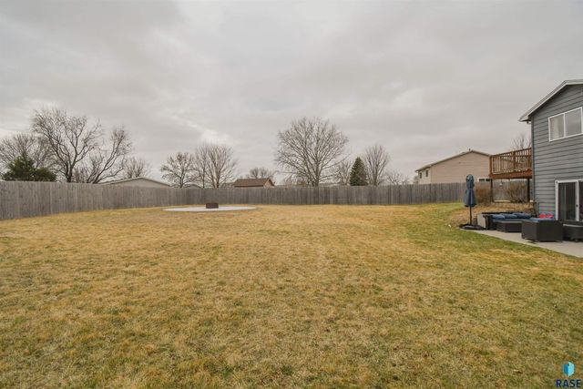 6049 W Jordan Ct Court, Sioux Falls, SD 57106