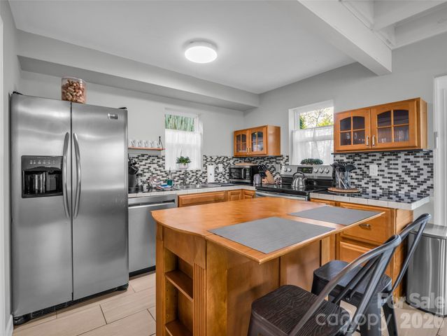3 Ravine Extension, Woodfin, NC 28804