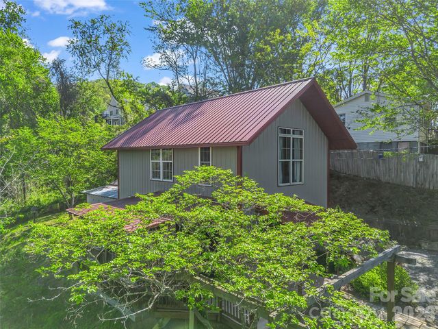 3 Ravine Extension, Woodfin, NC 28804