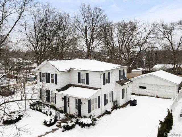 74 E Washington Street, Village Of Clarkston, MI 48346