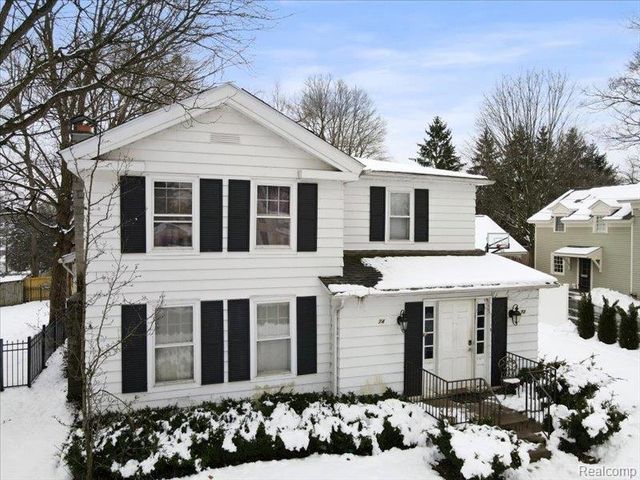 74 E Washington Street, Village Of Clarkston, MI 48346