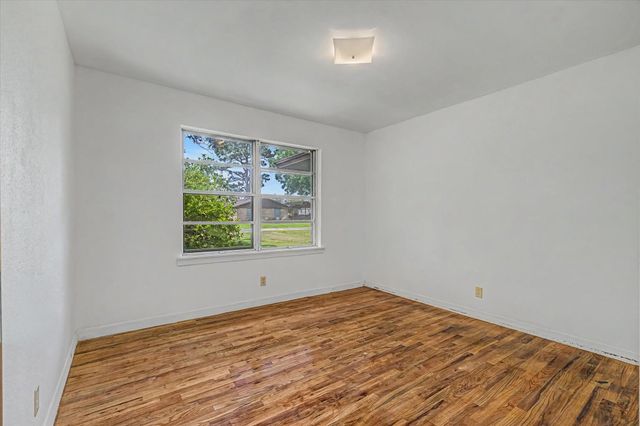 101 Oak Street, Dayton, TX 77535