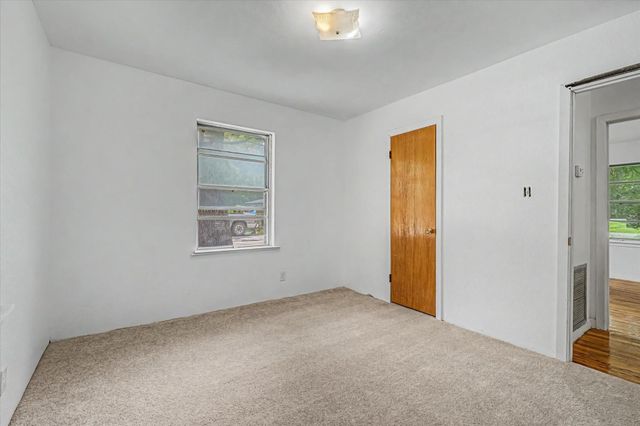 101 Oak Street, Dayton, TX 77535