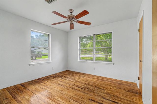 101 Oak Street, Dayton, TX 77535