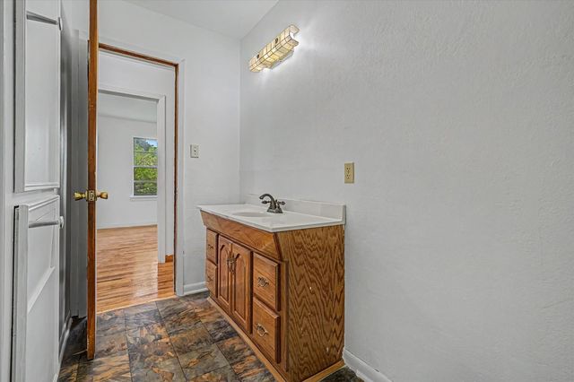 101 Oak Street, Dayton, TX 77535