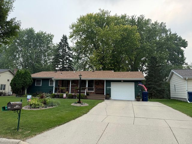 1208 Lenore Way, Fergus Falls, MN 56537