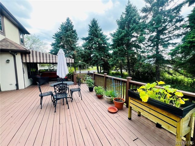 10 Pinegrove Court, Hamburg, NY 14075