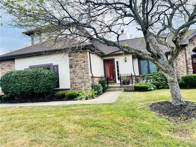 10 Pinegrove Court, Hamburg, NY 14075