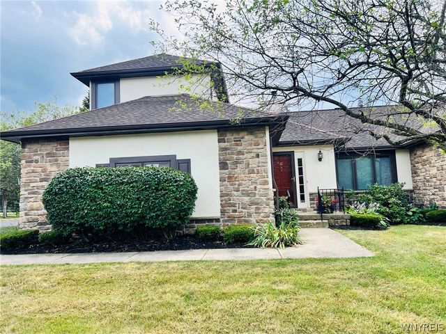 10 Pinegrove Court, Hamburg, NY 14075