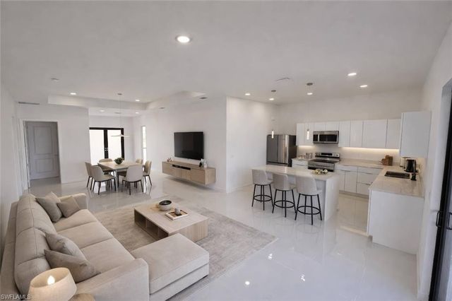 4002 NW 38th ST, Cape Coral, FL 33993