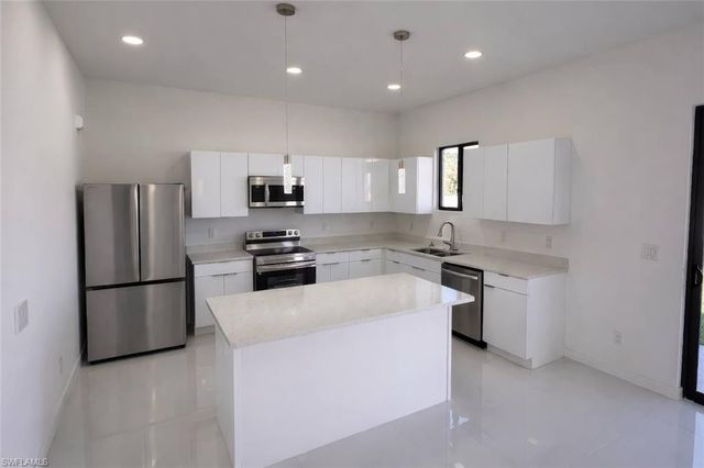 4002 NW 38th ST, Cape Coral, FL 33993