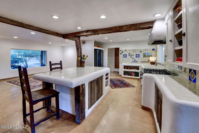 5402 E San Francisco Boulevard, Tucson, AZ 85712