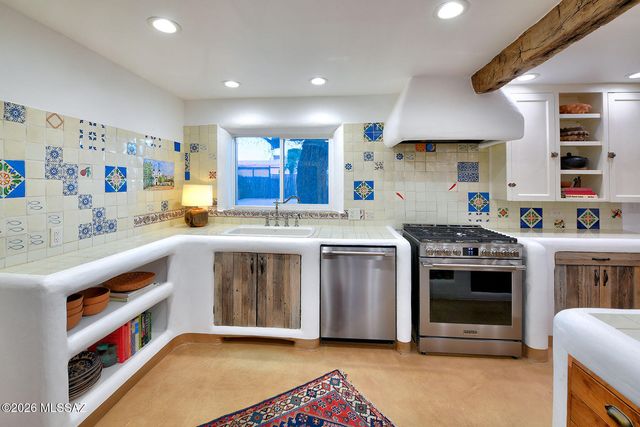 5402 E San Francisco Boulevard, Tucson, AZ 85712