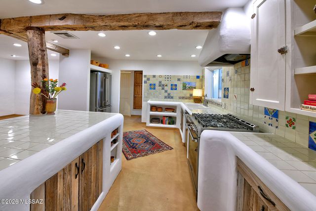 5402 E San Francisco Boulevard, Tucson, AZ 85712