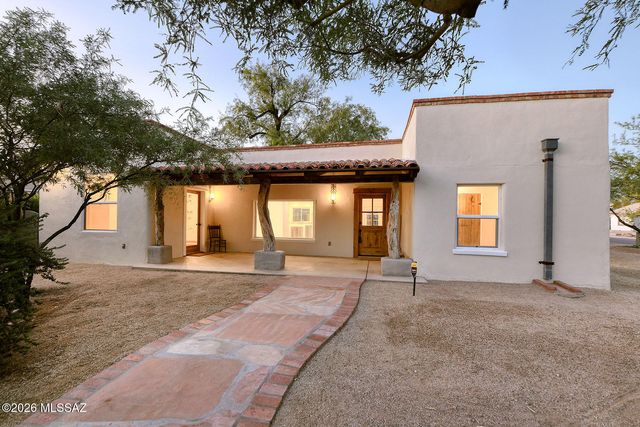 5402 E San Francisco Boulevard, Tucson, AZ 85712