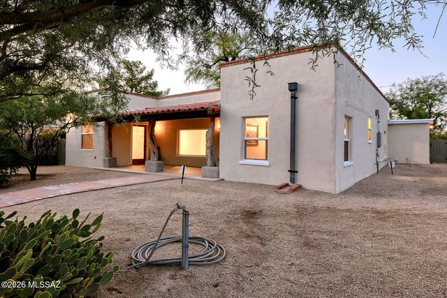 5402 E San Francisco Boulevard, Tucson, AZ 85712