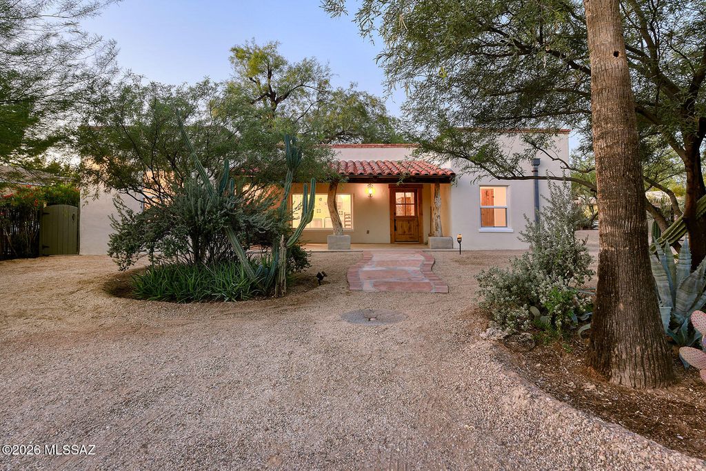 5402 E San Francisco Boulevard, Tucson, AZ 85712