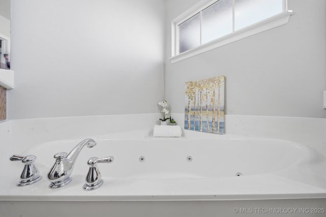 1946 W Woodbury Street, Broken Arrow, OK 74012