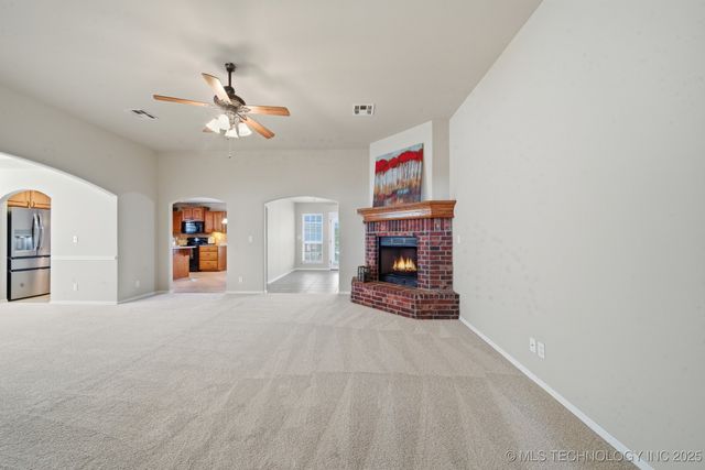 1946 W Woodbury Street, Broken Arrow, OK 74012