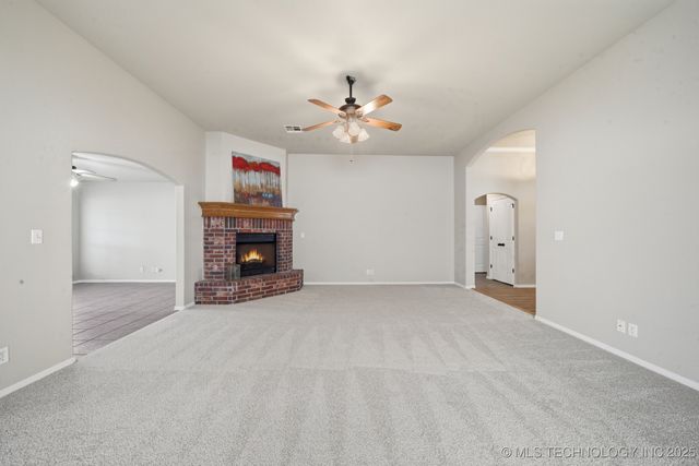 1946 W Woodbury Street, Broken Arrow, OK 74012