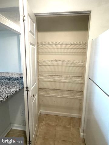 3503 Kingsley Ct Apt B, Pasadena, MD 21122
