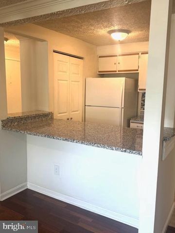 3503 Kingsley Ct Apt B, Pasadena, MD 21122