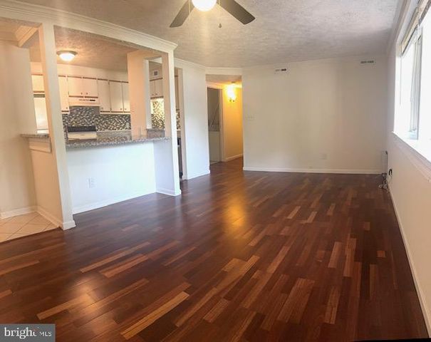 3503 Kingsley Ct Apt B, Pasadena, MD 21122