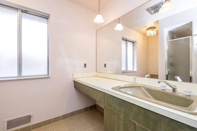 21860 Normandale Street, Beverly Hills, MI 48025