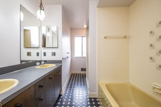 21860 Normandale Street, Beverly Hills, MI 48025