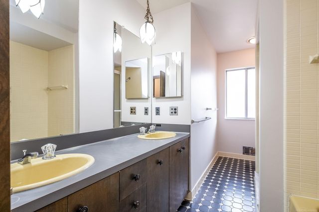 21860 Normandale Street, Beverly Hills, MI 48025