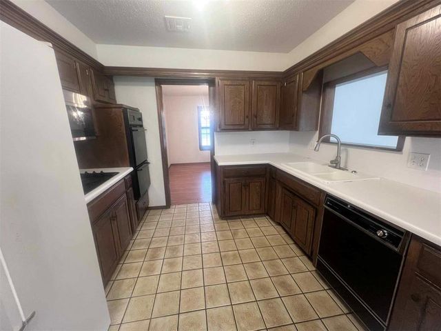 6304 NW 84th Street, Oklahoma City, OK 73132