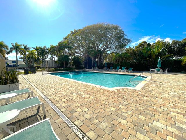 3 Royal Palm Way 2050, Boca Raton, FL 33432