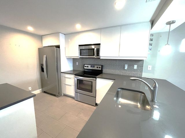 3 Royal Palm Way 2050, Boca Raton, FL 33432