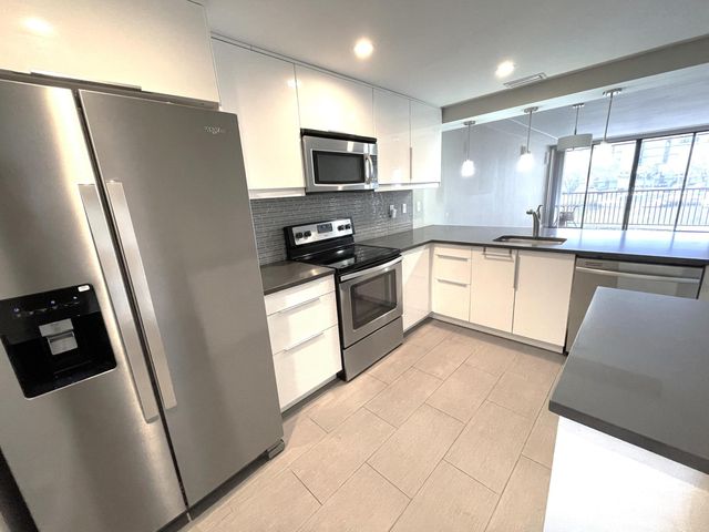 3 Royal Palm Way 2050, Boca Raton, FL 33432