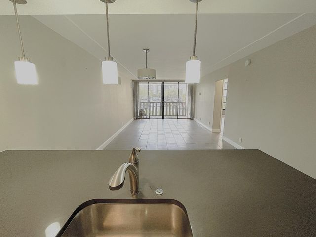 3 Royal Palm Way 2050, Boca Raton, FL 33432