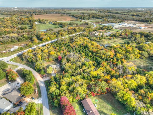 000 Hh Highway, Carterville, MO 64835