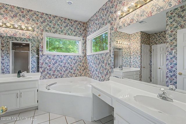64 Tamim Cove, Byhalia, MS 38611