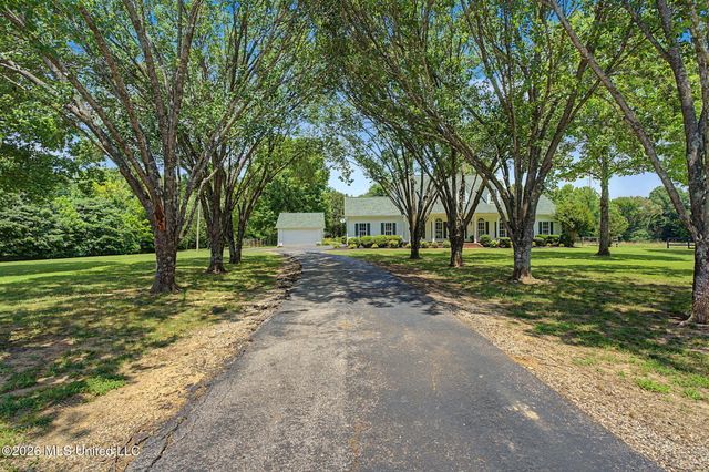 64 Tamim Cove, Byhalia, MS 38611