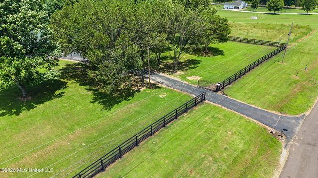 64 Tamim Cove, Byhalia, MS 38611
